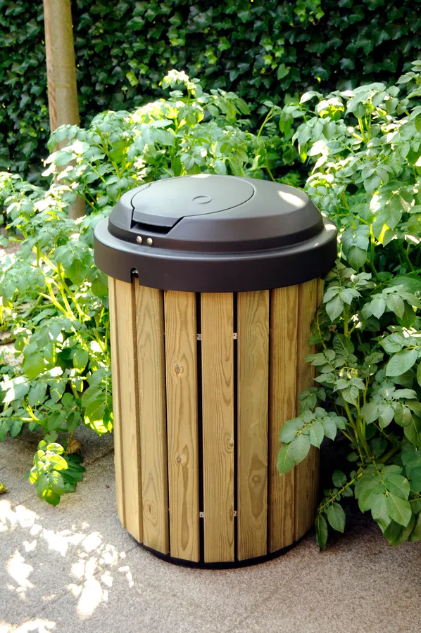 UrBin Traflux con finitura legno